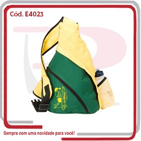 Mochila Triangular 4 Divisórias 45x30x15