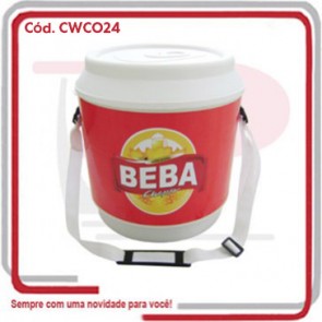 Cooler Isotérmico Maxi 24 a 30 Latas de 350 Ml e Gelo 3 Porta Latas na Tampa ..